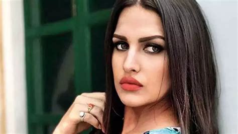 Himanshi Khurana Gets Marriage Proposal From THIS Person After Her ...