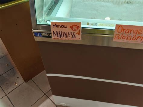 If i buy 10 scoops, does the 11th scoop come with a D Scim? : r/2007scape