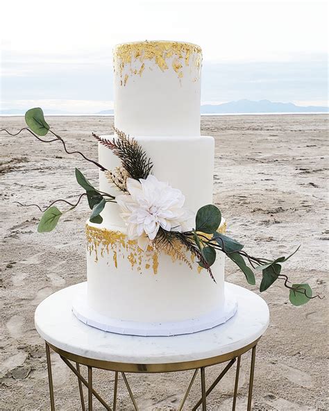 How To Decorate A Wedding Cake With Gold Leaf at Claire Dalrymple blog
