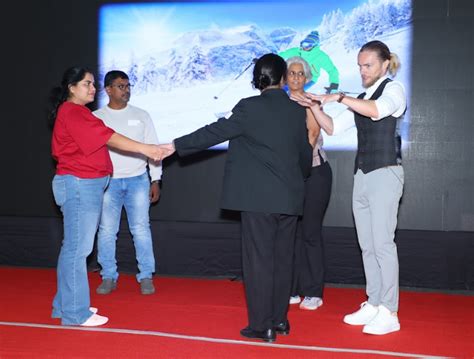 Photo Gallery | LUKASZ LASSMANN | Code 001-2023 | NEO Smile