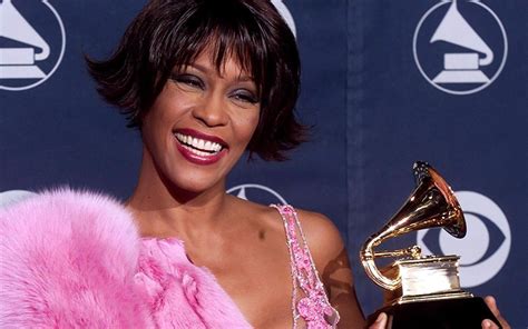 Whitney Houston - I wanna dance with somebody: Ετοιμάζεται η ταινία που ...