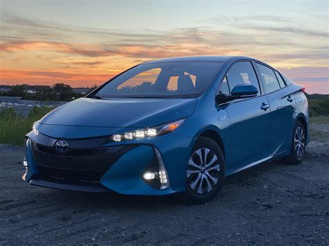 2020 Toyota Prius Prime tested, 2021 Nissan GT-R returns, ID.4 targets RAV4: What's New @ The ...