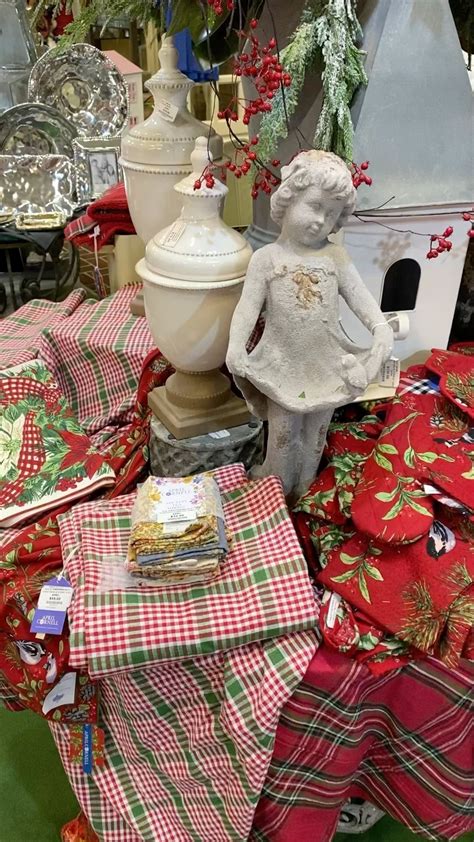 We have a beautiful selection of April Cornell table linens for ...