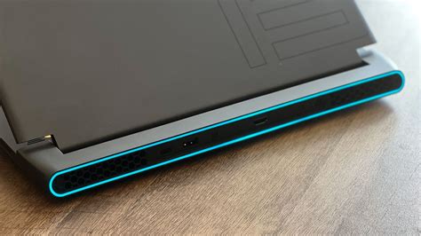 Alienware M15 的图像结果