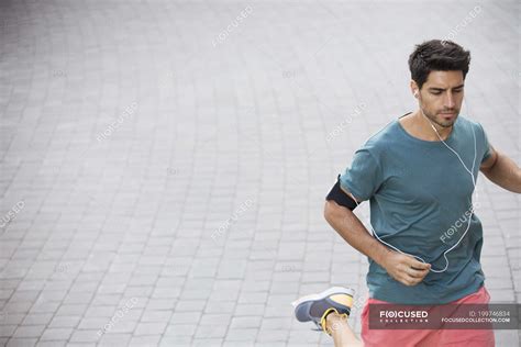 Stock Man Running 的图像结果