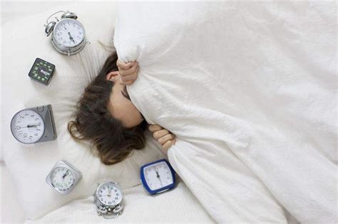 入睡困难是什么原因？生活的小习惯产生大影响 - 知乎