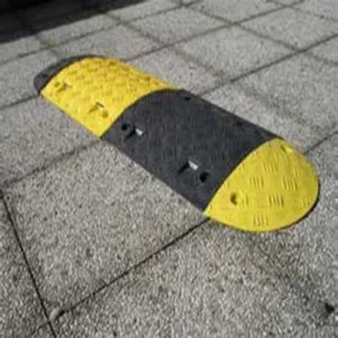 Speed Breaker - Reflective Arrow Speed Breaker Manufacturer from Mumbai