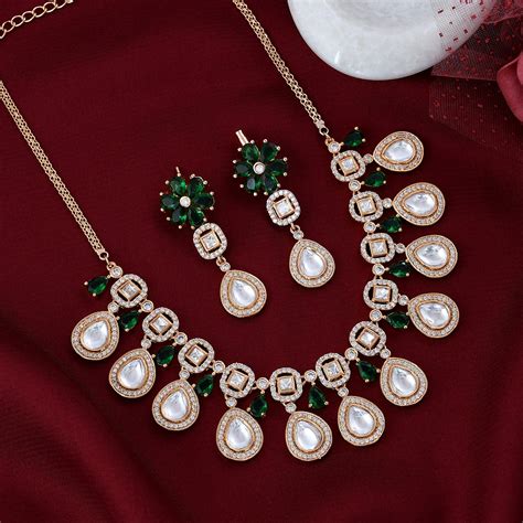 Buy Elegant Emerald Kundan Necklace Set for Bride Online at Best Price