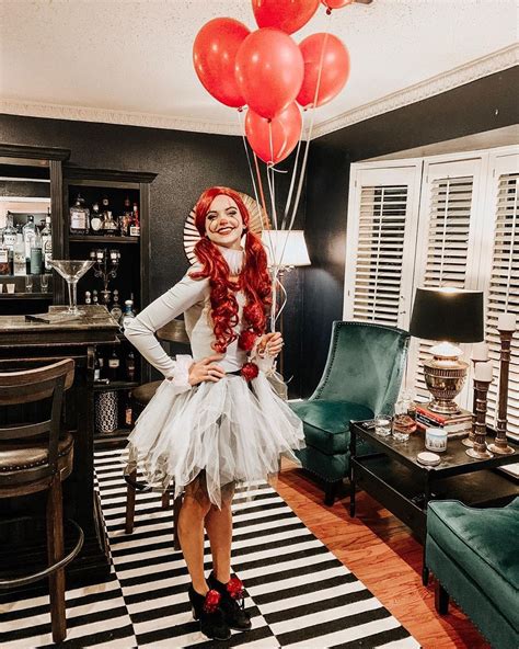 Cute Women S Pennywise Costume at Allyson Byerly blog