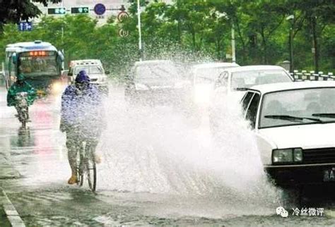 驾车溅路人一身水？湖北交警：罚款200_腾讯新闻