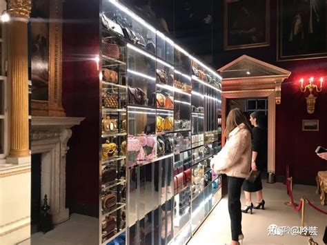 陈列师送什么礼物最新素材