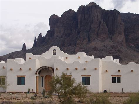 Exploring the Santa Fe Style House in Apache Junction