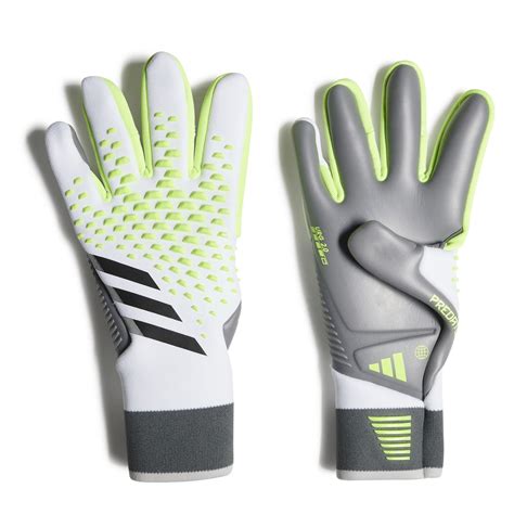 adidas | Predator Pro Goalkeeper Gloves Adults | Goalkeeper Gloves ...