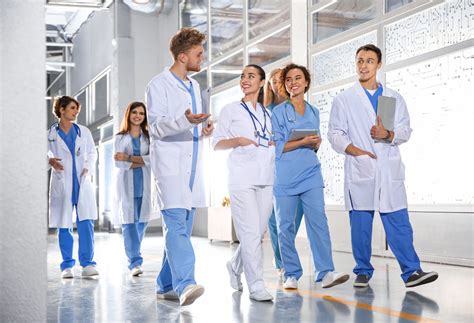 Fellowship vs Internship: Pros, Cons and Eligibility – College Reality Check