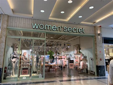 [OC] This lingerie store in Budapest. Like Victoria’s Secret, but more vague : r/pics