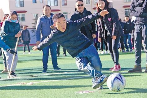 西藏拉萨市城关区卫健委开展首届“我运动、我健康、我快乐”为主题冬季趣味运动会_教育_中国西藏网