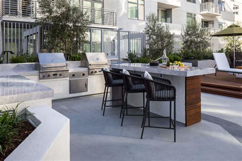 Hollywood California Apartments for Rent | Live at the Avenue