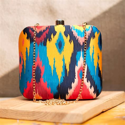 Multicoloured Ikkat Printed Clutch - Artklim