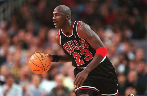 Listing Michael Jordan's Top 3 highest finishes in the NBA DPOY voting