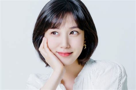 park eun bin plays piano