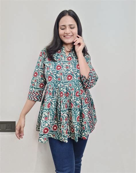 Green with red floral Nayra cut short kurta – Masang