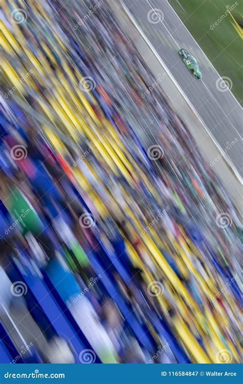 NASCAR: May 12 KC Masterpiece 400 Editorial Photography - Image of ...