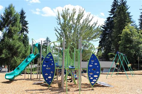 Kirkland Middle School in Kirkland, WA - Homes.com