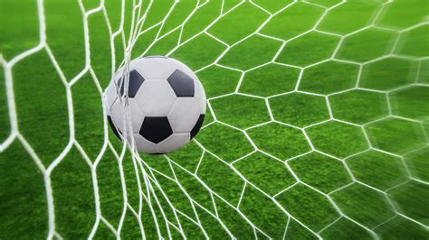 how wide is a football goal