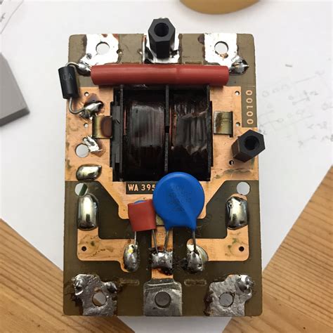 3D printed din-rail box with click lock