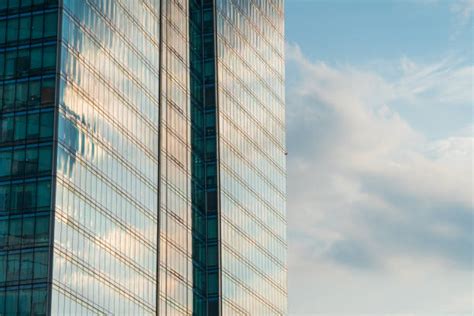 Skyscraper Side View 的图像结果