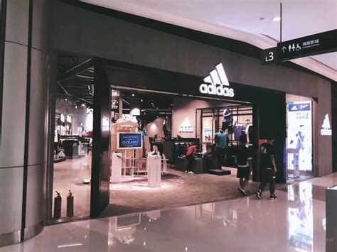 深圳阿迪达斯折扣店哪里价格最便宜，Adidas旗舰店地址电话-手里来海淘