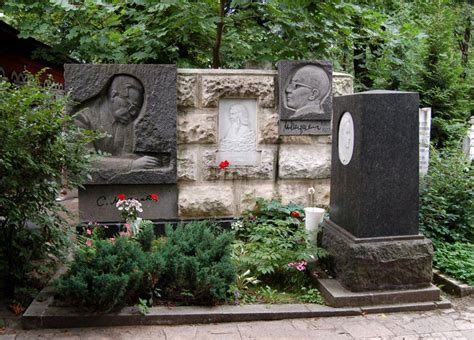Памятник Самуилу Маршаку, Москва
