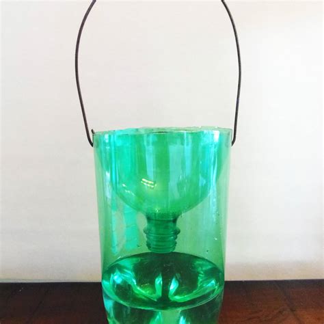 How to Make a DIY Wasp Trap
