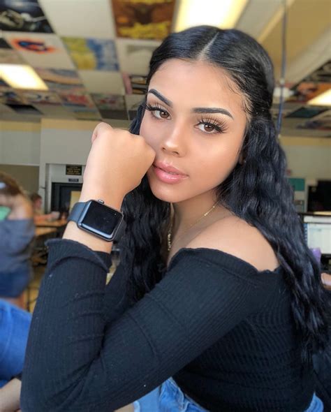 Pin by iambenita6z on ♡ Selfie | Oval face hairstyles, Latina hair ...