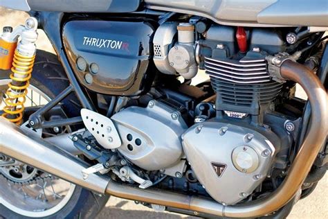 Test riding the Triumph Thruxton R