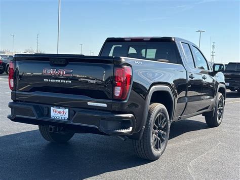 Used 2025 GMC Canyon Elevation Pickup For Sale in Oak Lawn, IL | Auto ...