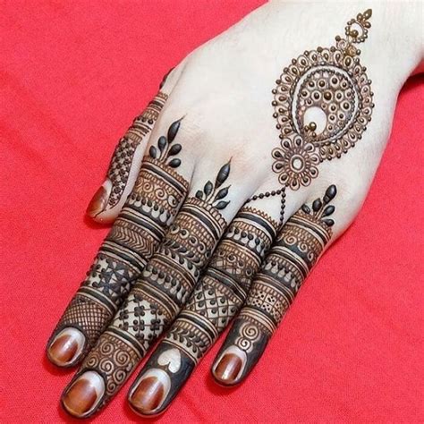 31 Great Finger Mehndi Designs Trending In The Year 2025