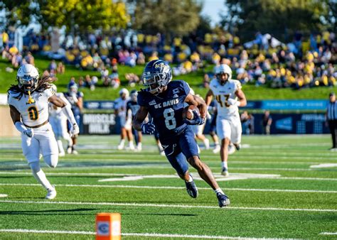 No. 6 UC Davis Sacks No. 14 Northern Arizona In Homecoming Victory - UC ...