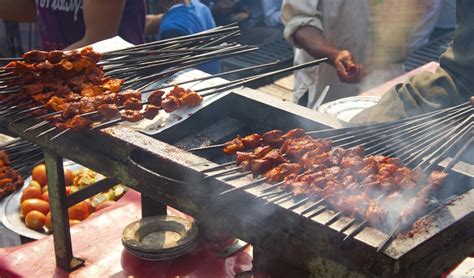 Here Are 6 Things Under Rs. 200 You Must Eat Whenever You Visit Bohri ...