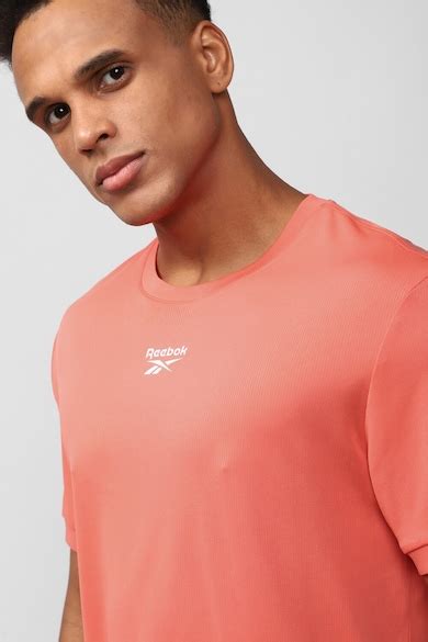 Reebok India Official | Reebok Men T Shirt Online at reebok.abfrl.in ...
