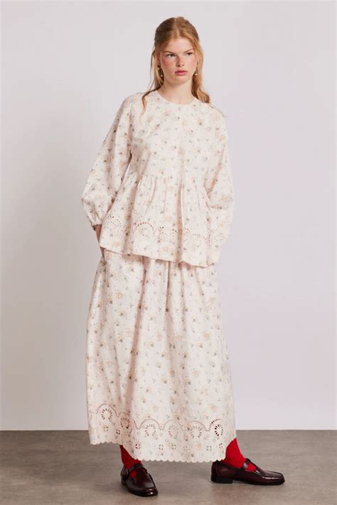 DAMSON MADDER – W O R D