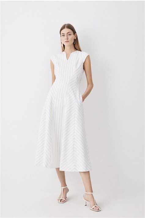 Chic Summer Dresses For The Modern Working Woman - ItsAllBee | Solo ...