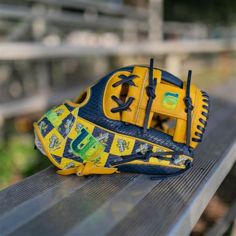 The Savannah Bananas Official Merchandise Site – Banana Ball