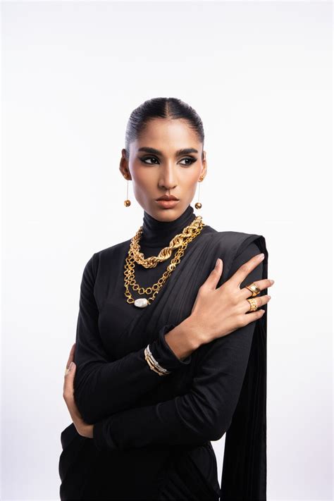 Curio Cottage - Finest Ethnic and Designer Jewelry Collection