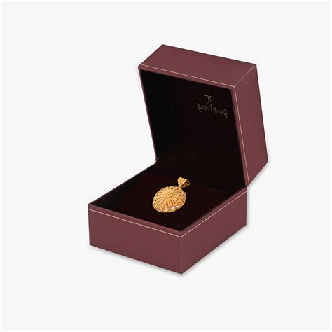 Nature-Inspired Gold Pendant