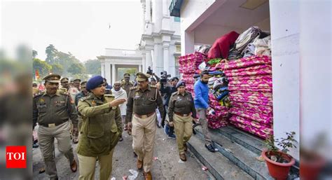 Congressmen attend last rites of party worker | Lucknow News - Times of ...