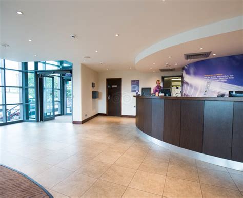 PREMIER INN LONDON WIMBLEDON SOUTH HOTEL - Hotel Reviews, Photos, Rate ...