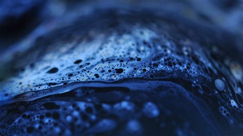 Download wallpaper 2560x1440 titan, liquid, macro, dark widescreen 16:9 ...