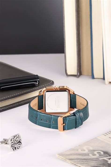 Giordano Vintage Square Watch for Women with Classic Roman Indices and ...