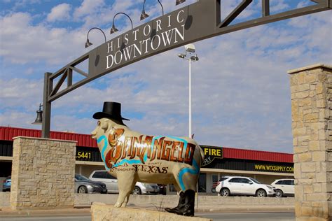 San Angelo's LongHorn Steakhouse to open soon